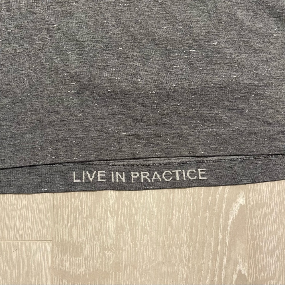Lululemon Men’s Metal Vent Tee Shirt, size XXL, Gray - Picture 6 of 16